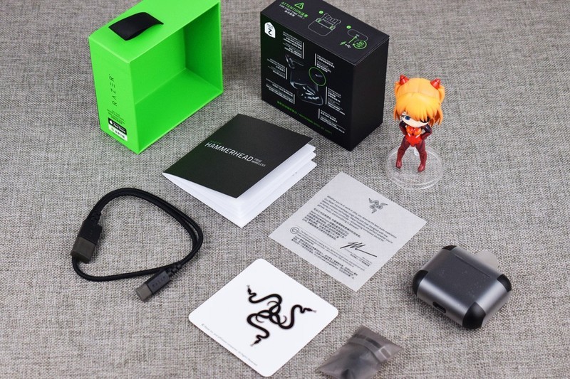 雷蛇战锤狂鲨真无线二代蓝牙耳机开箱试玩：酷炫低延迟的手游搭档