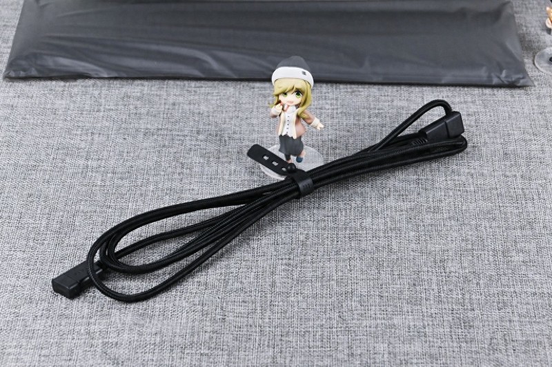 职业哥硬核口味，雷蛇猎魂光蛛V2竞技版机械键盘开箱试玩