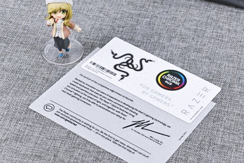 职业哥硬核口味，雷蛇猎魂光蛛V2竞技版机械键盘开箱试玩