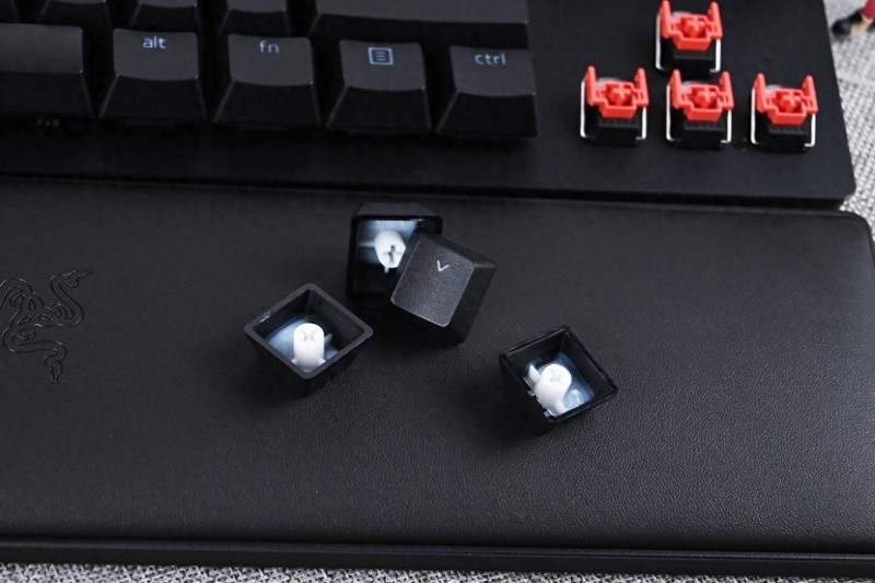 职业哥硬核口味，雷蛇猎魂光蛛V2竞技版机械键盘开箱试玩