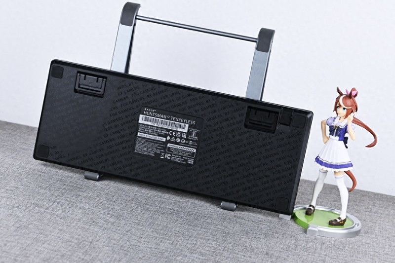 职业哥硬核口味，雷蛇猎魂光蛛V2竞技版机械键盘开箱试玩