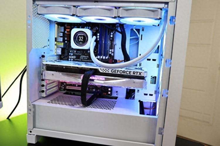 轻松平替RTX3090：影驰RTX4070Ti星耀OC显卡+艾湃电竞KR750M SFX电源开箱评测