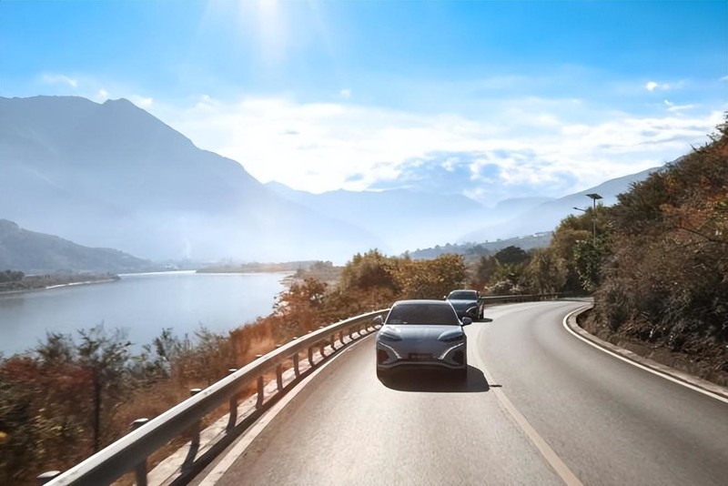 深度体验比亚迪云辇全家族，用技术重新定义车身控制