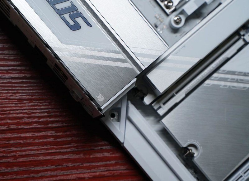 打游戏选9600X还是9900X？搭配技嘉X870电竞冰雕+7900XT实测！