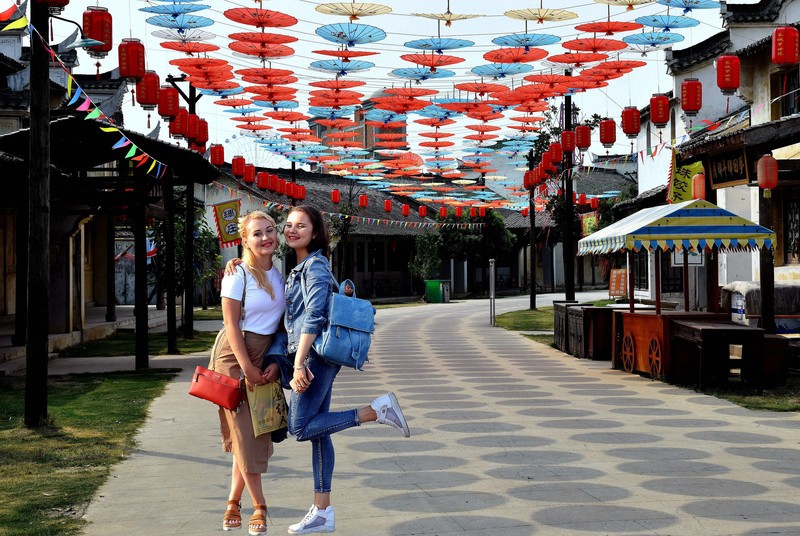 爱游玩的外妺 / 习作抠图