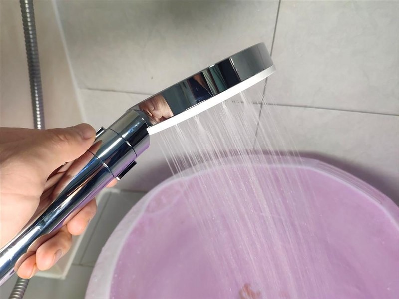 米家增压手持花洒，三种模式任意切换，在浴室也能乘风破浪