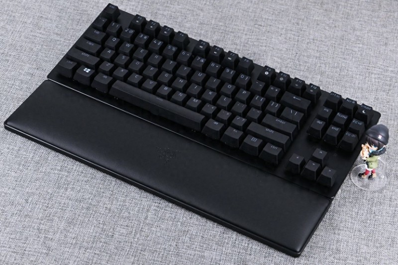 职业哥硬核口味，雷蛇猎魂光蛛V2竞技版机械键盘开箱试玩