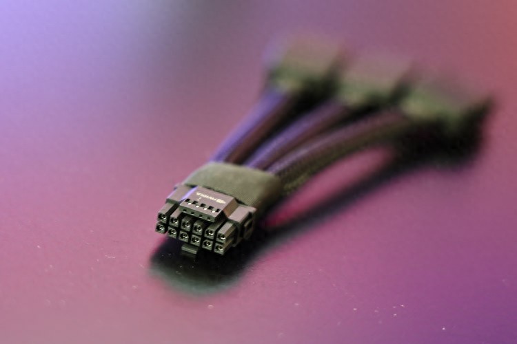 轻松平替RTX3090：影驰RTX4070Ti星耀OC显卡+艾湃电竞KR750M SFX电源开箱评测