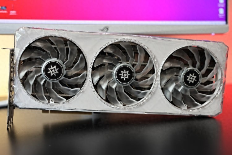 轻松平替RTX3090：影驰RTX4070Ti星耀OC显卡+艾湃电竞KR750M SFX电源开箱评测