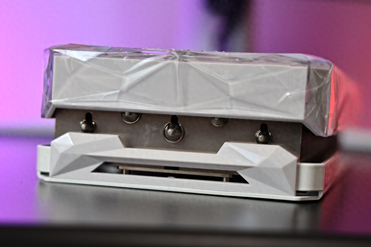 轻松平替RTX3090：影驰RTX4070Ti星耀OC显卡+艾湃电竞KR750M SFX电源开箱评测