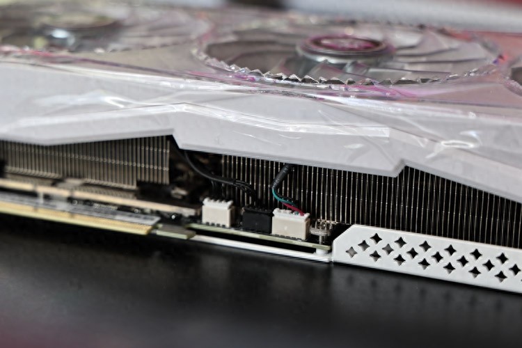 轻松平替RTX3090：影驰RTX4070Ti星耀OC显卡+艾湃电竞KR750M SFX电源开箱评测