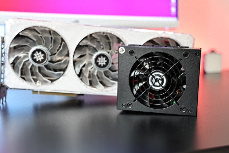 轻松平替RTX3090：影驰RTX4070Ti星耀OC显卡+艾湃电竞KR750M SFX电源开箱评测