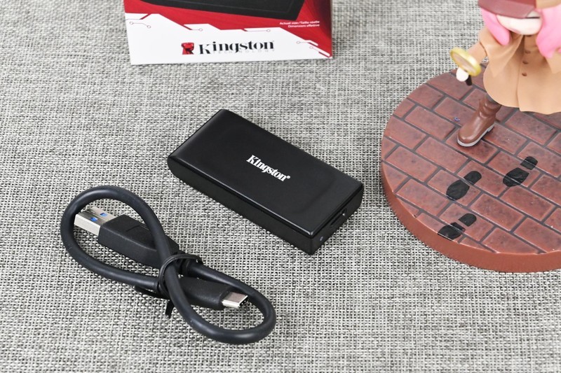 金士顿XS1000 1TB便携固态硬盘上手试玩：小巧便携兼容好