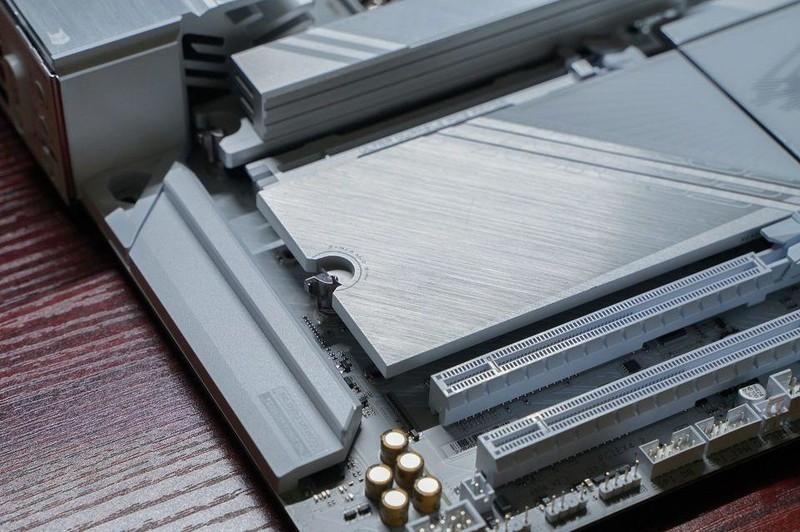 打游戏选9600X还是9900X？搭配技嘉X870电竞冰雕+7900XT实测！