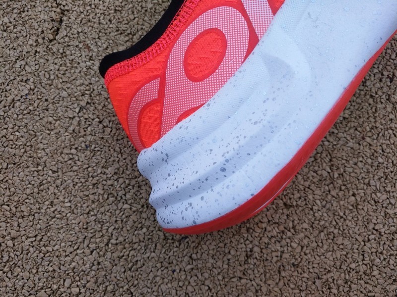 跑步减脂必备的高弹透气跑鞋，咕咚21K逐日PRO体验