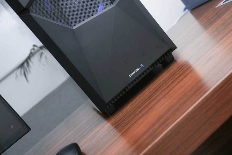 3800攒台二手电脑，机箱电源散热花了一半，朋友说败家？