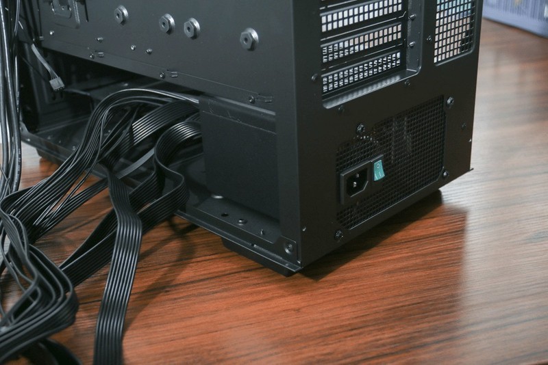 3800攒台二手电脑，机箱电源散热花了一半，朋友说败家？