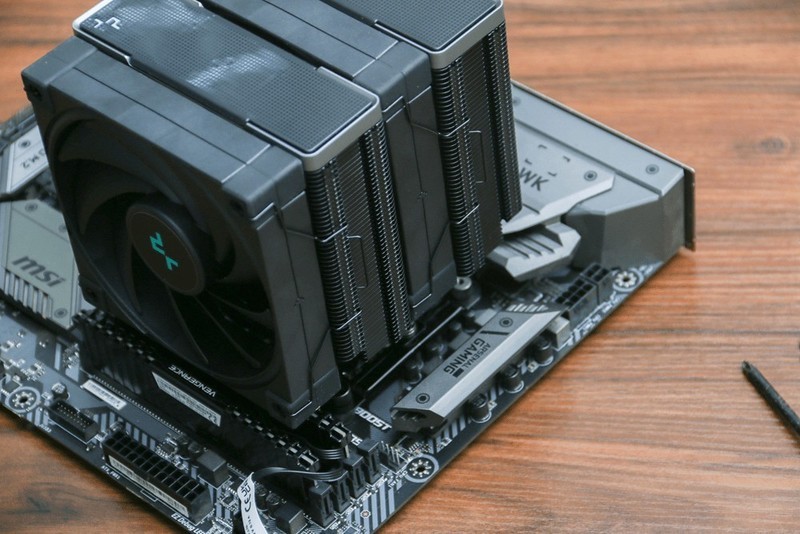 3800攒台二手电脑，机箱电源散热花了一半，朋友说败家？