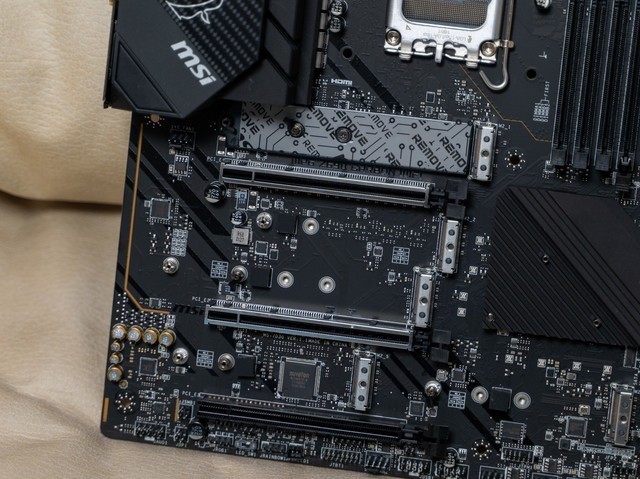 颜值、扩展、做工，你们要的全都有了！追风者518XTG 幻影白机箱装机分享