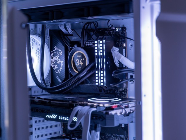 颜值、扩展、做工，你们要的全都有了！追风者518XTG 幻影白机箱装机分享