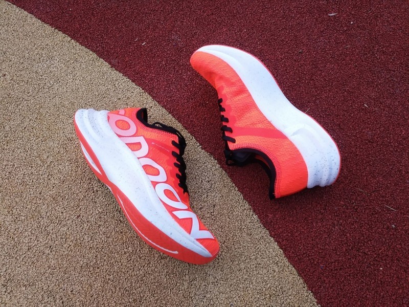 跑步减脂必备的高弹透气跑鞋，咕咚21K逐日PRO体验