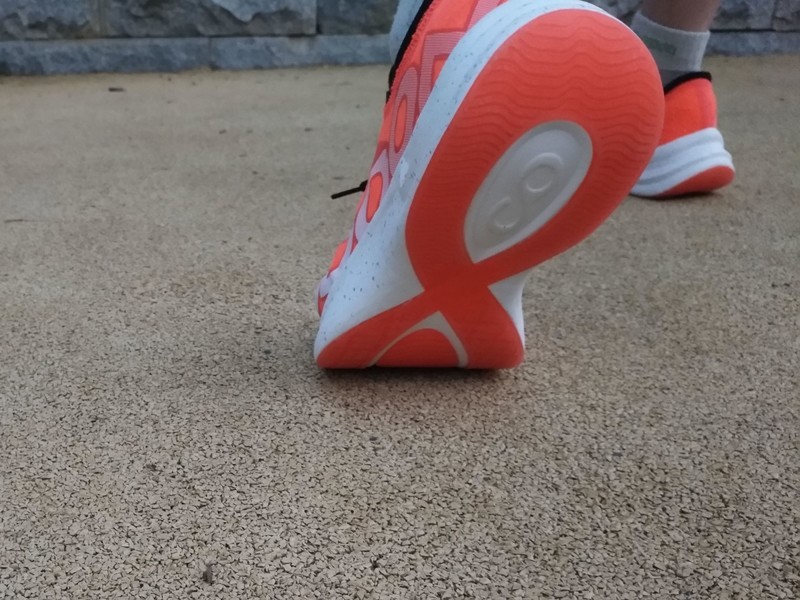 跑步减脂必备的高弹透气跑鞋，咕咚21K逐日PRO体验