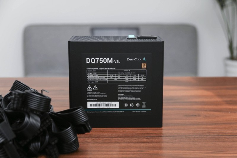 3800攒台二手电脑，机箱电源散热花了一半，朋友说败家？