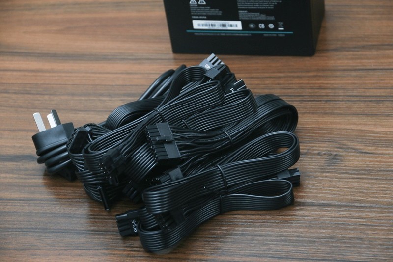 3800攒台二手电脑，机箱电源散热花了一半，朋友说败家？