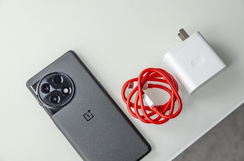 iPhone 13 Pro Max手机惨被“抛弃”，刚发售的一加Ace 2让我抛弃苹果，让我再用安卓机