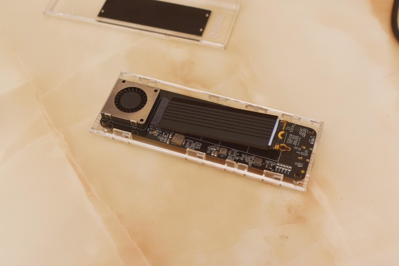 ORICO J20 SSD+USB4硬盘盒套装：打造你的极速移动数据库