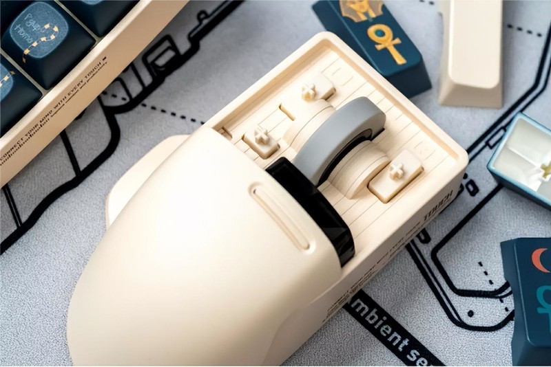 鼠标也能换键帽，Lofree洛斐小翘鼠标上的奇思妙想，《法老的黄金游Xing》主题键鼠桌搭