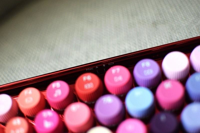 视觉冲击！颜值质感拉满， 雷柏ralemo Pre 5多模无线机械键盘