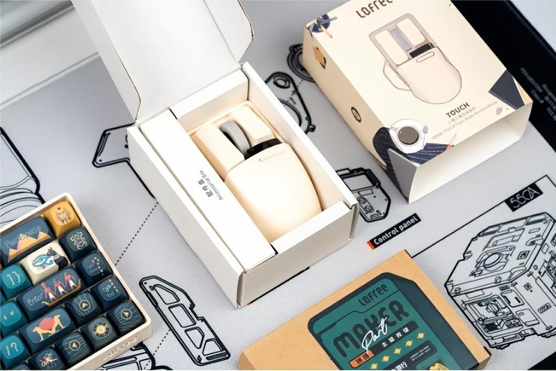 鼠标也能换键帽，Lofree洛斐小翘鼠标上的奇思妙想，《法老的黄金游Xing》主题键鼠桌搭