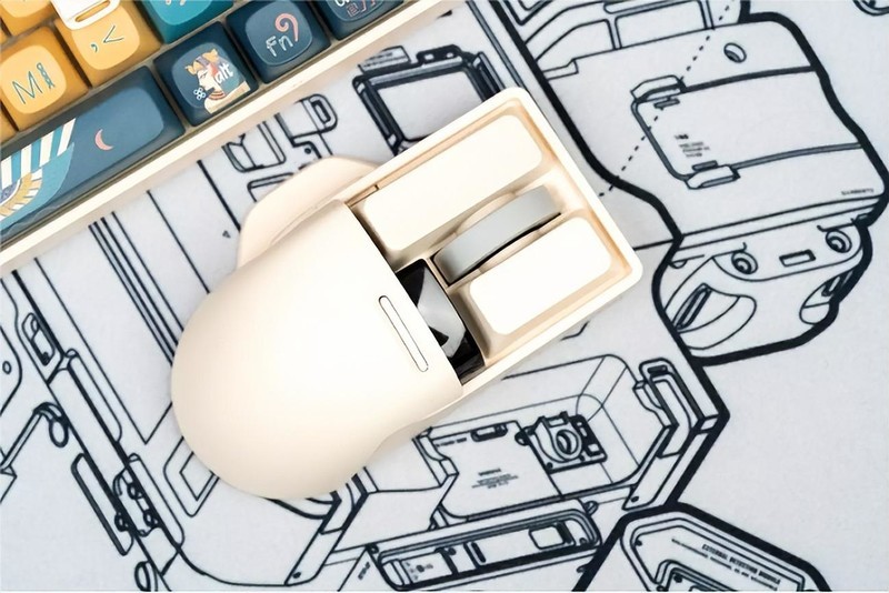 鼠标也能换键帽，Lofree洛斐小翘鼠标上的奇思妙想，《法老的黄金游Xing》主题键鼠桌搭