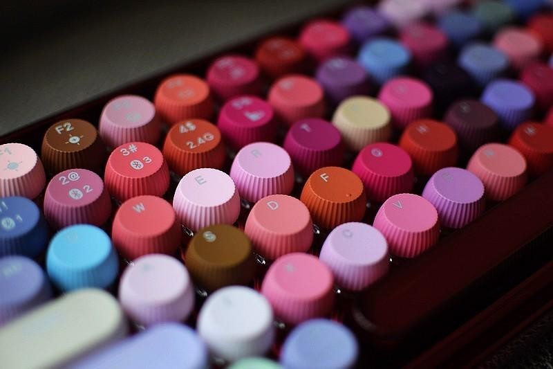 视觉冲击！颜值质感拉满， 雷柏ralemo Pre 5多模无线机械键盘