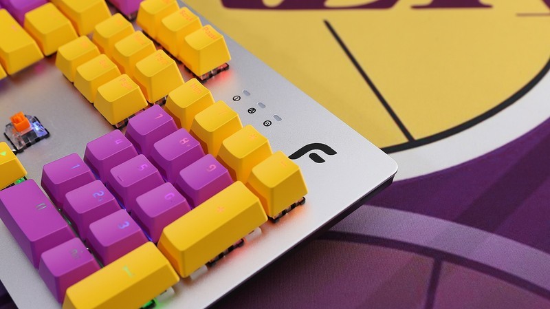 教练，我想打篮球，给运动男孩的机械键盘