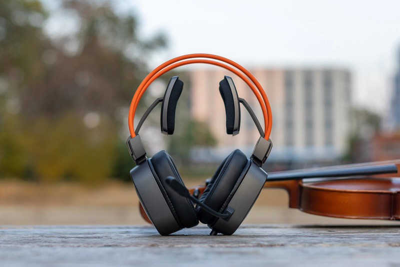 脚步声、枪声精准定位，唐麦H28专业游戏耳机，先声夺人感觉真爽