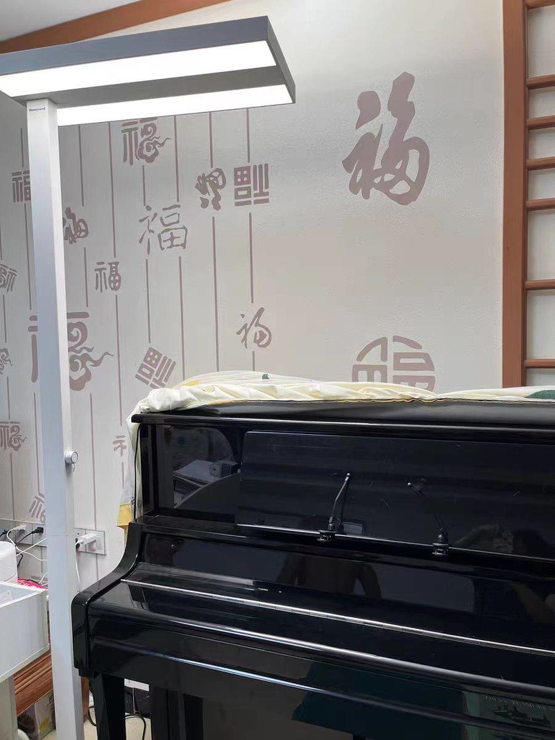 大路灯护眼灯哪个牌子好？护眼灯三大罪状大揭秘！