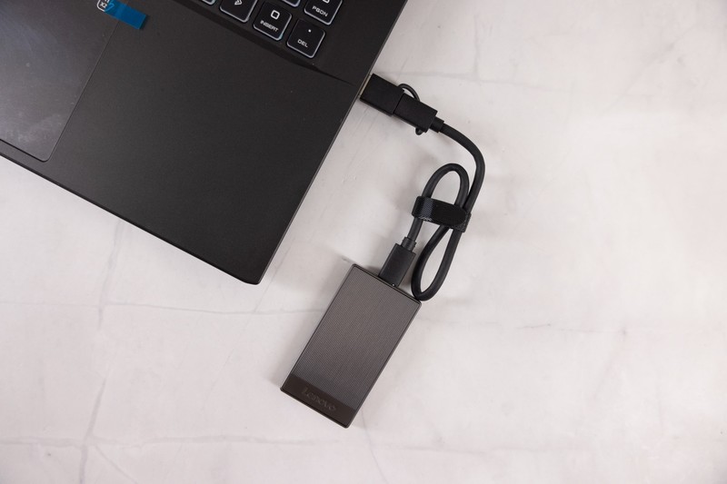 移动存储新选择，小巧便携且高速读写的移动固态硬盘不香吗