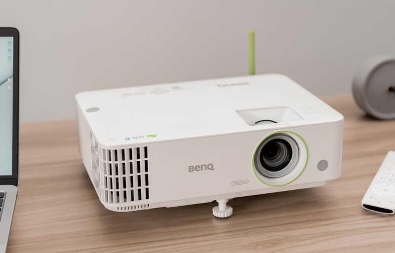 用明基E592智能高清投影仪拍人像照，出片率真高，摄影师看过来