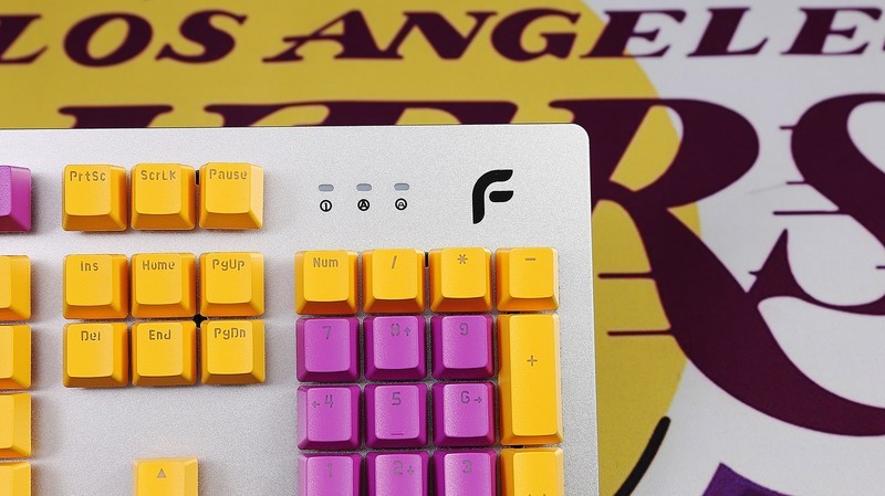 教练，我想打篮球，给运动男孩的机械键盘