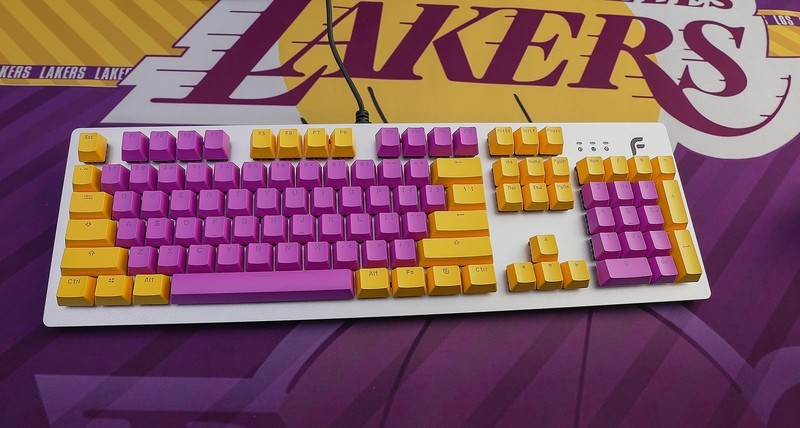 教练，我想打篮球，给运动男孩的机械键盘