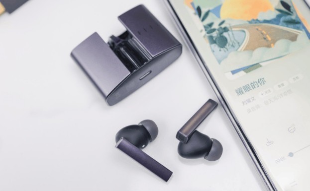 蓝牙耳机百元之内怎么选？四款百元精品爆款蓝牙耳机盘点