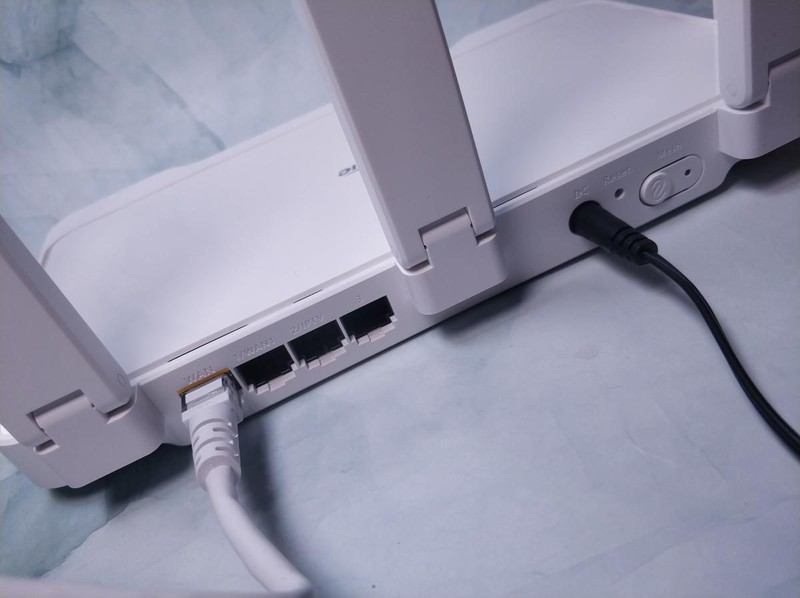 百元高性价比电竞路由，轻松畅玩游戏：锐捷雪豹路由器