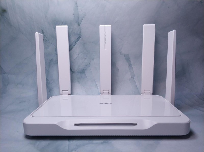 百元高性价比电竞路由，轻松畅玩游戏：锐捷雪豹路由器