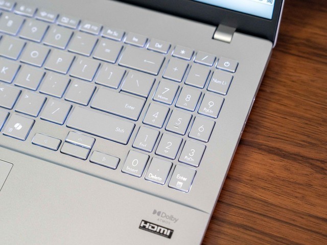 大屏AI办公轻薄新选择，华硕无畏Pro16 锐龙版 2025笔记本体验分享