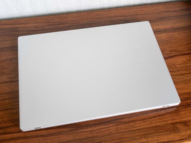 大屏AI办公轻薄新选择，华硕无畏Pro16 锐龙版 2025笔记本体验分享