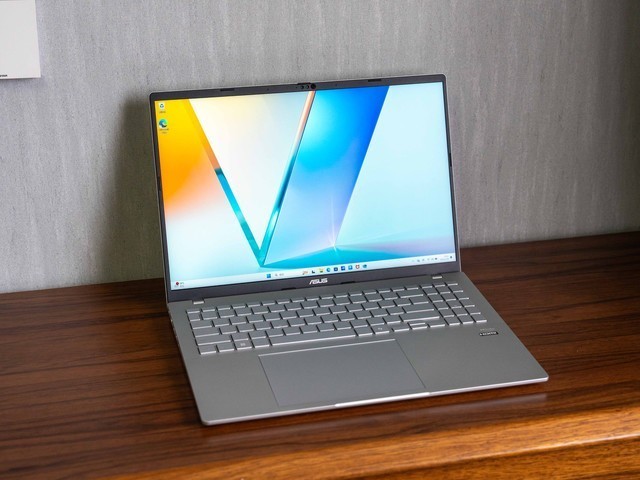 大屏AI办公轻薄新选择，华硕无畏Pro16 锐龙版 2025笔记本体验分享