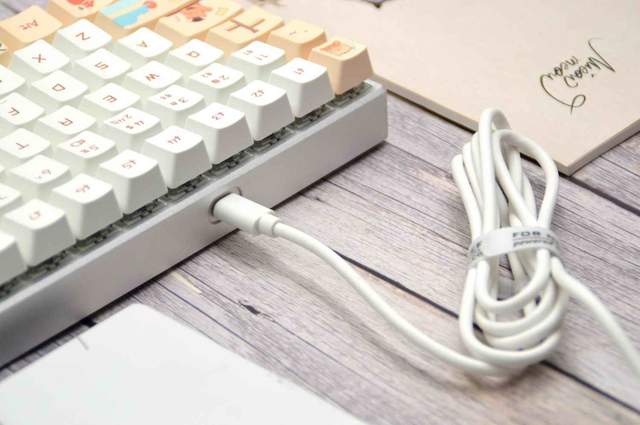 喵萌风格，独创银轴，雷柏MT510PRO多模机械键盘评测