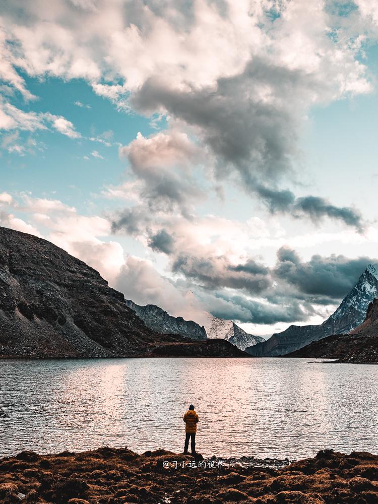 户外重装徒步，背了一款1.1kg重的轻型便携脚架-佳鑫悦AX-255C